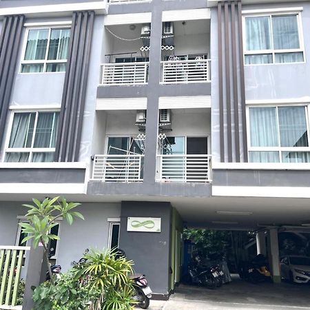 8 Residence 曼谷 外观 照片