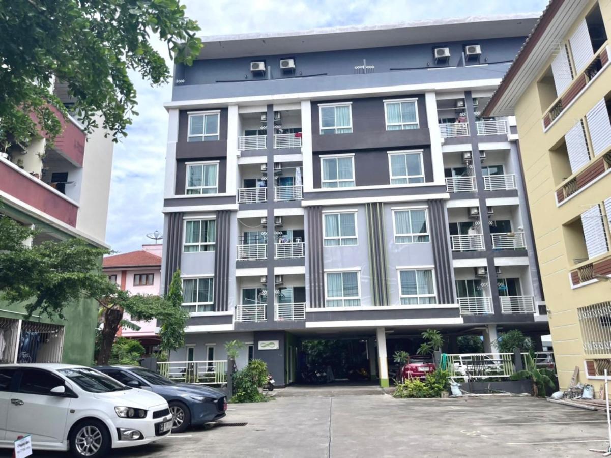 8 Residence 曼谷 外观 照片
