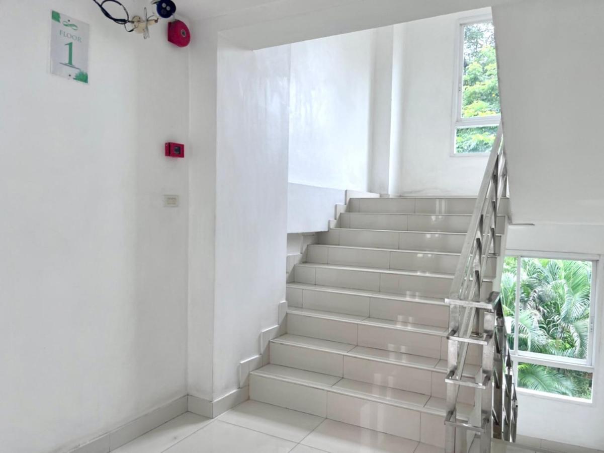 8 Residence 曼谷 外观 照片