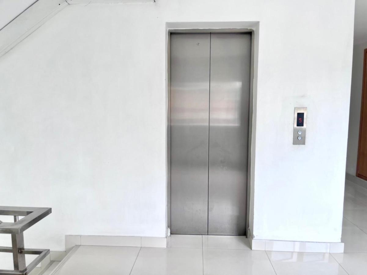 8 Residence 曼谷 外观 照片