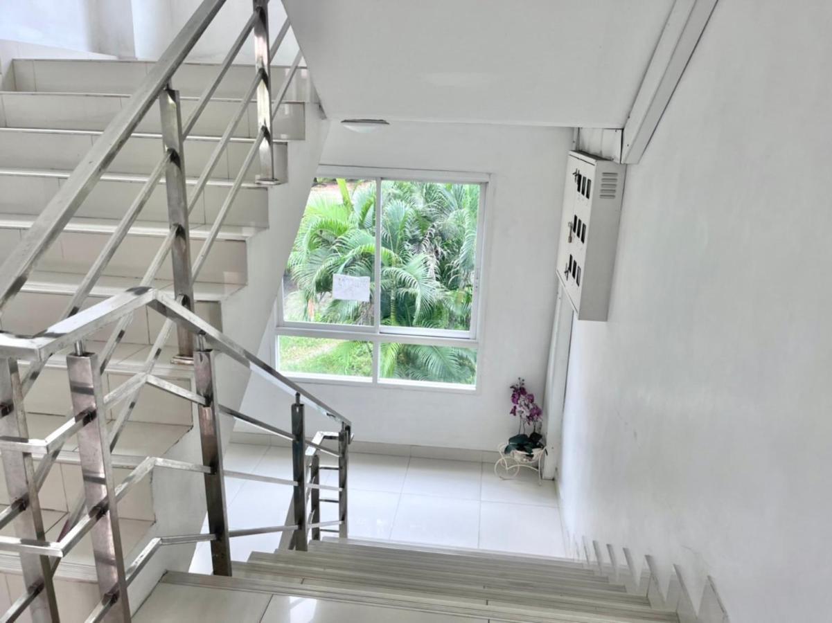 8 Residence 曼谷 外观 照片
