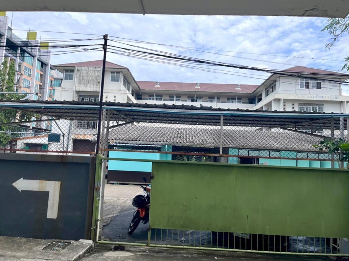 8 Residence 曼谷 外观 照片